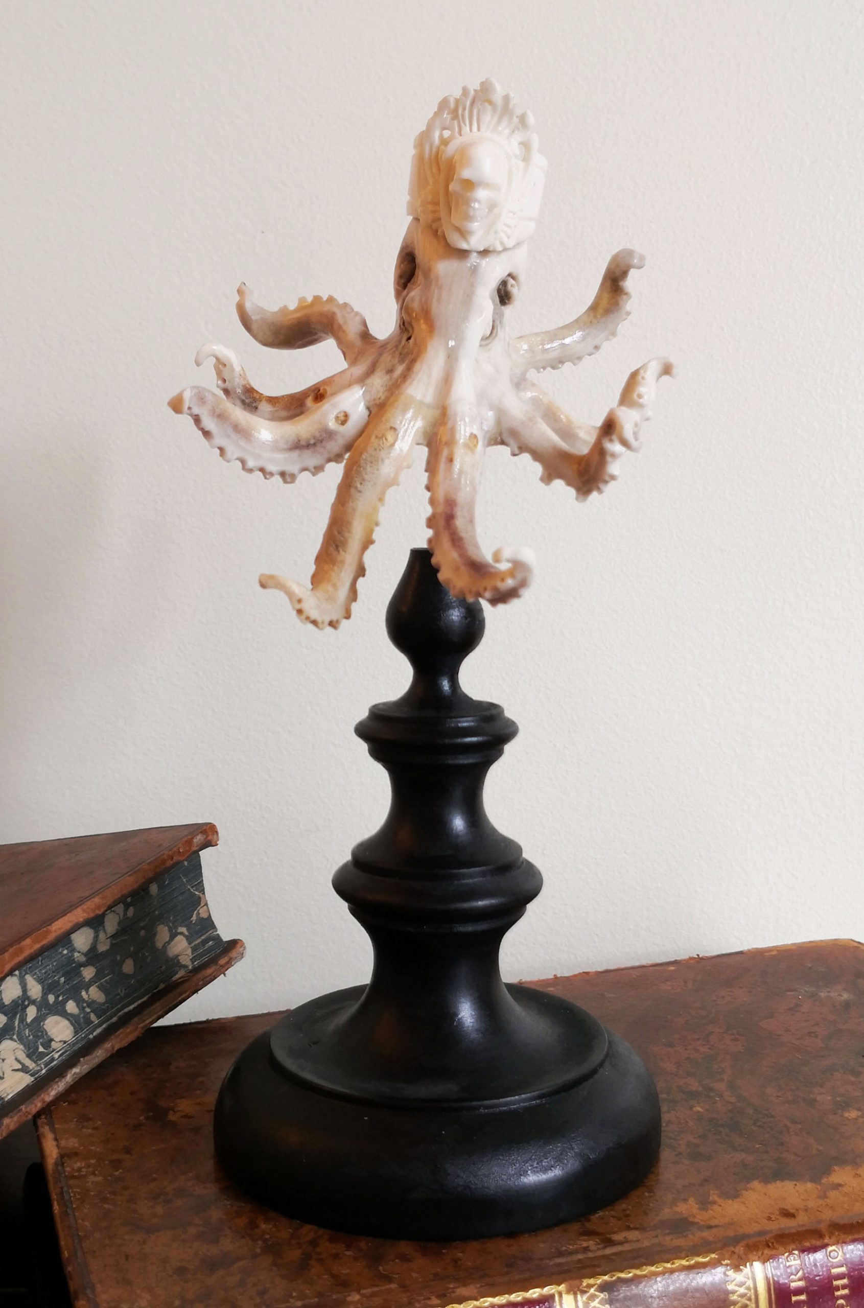 Roi octopus sur socle – sans globe